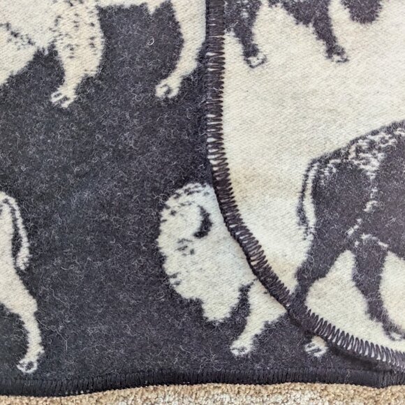 Joyce Onarheim Boe - Legacy Collection 100% Wool Buffalo Throw - Picture 3 of 3